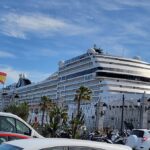 Bandera de España a media asta en Ceuta por la muerte del papa Francisco, el 22 de abril de 2025