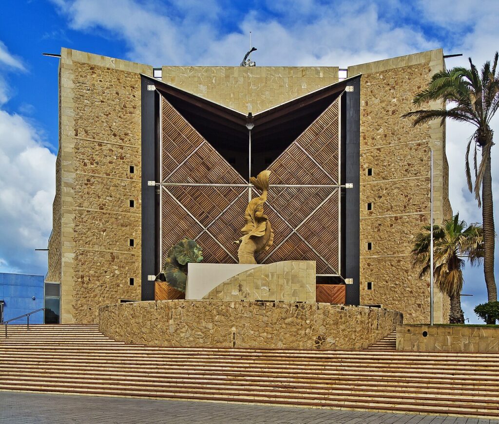 Fachada principal del Auditorio Alfredo Kraus, en Las Palmas de Gran Canaria (imagen de archivo)
