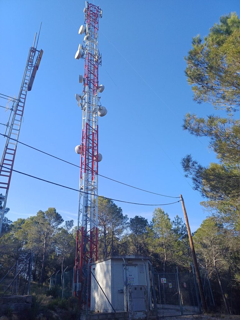 Antena de telefonía móvil (imagen genérica)