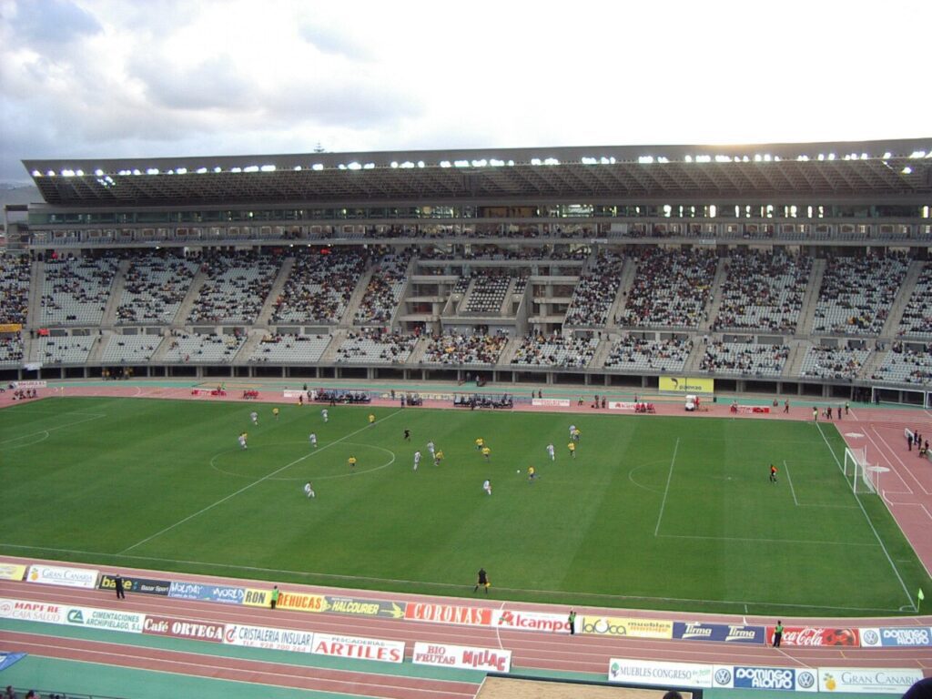 Interior del Estadio de Gran Canaria durante un partido (imagen de archivo de 2004)