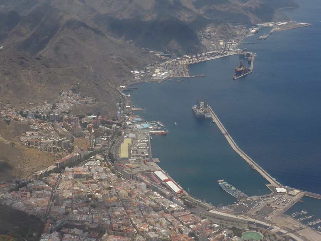 Vista aérea del puerto y la ciudad de Santa Cruz de Tenerife (imagen de archivo de 2018)