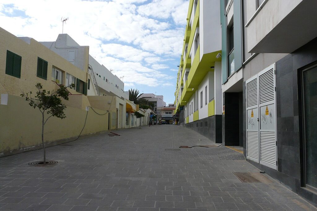 Apartamentos turísticos en Corralejo, Fuerteventura (imagen de archivo)