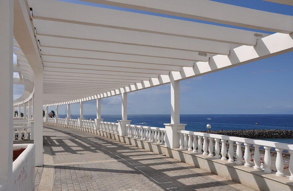 Paseo de la playa de Fañabé, en Costa Adeje (imagen de archivo)