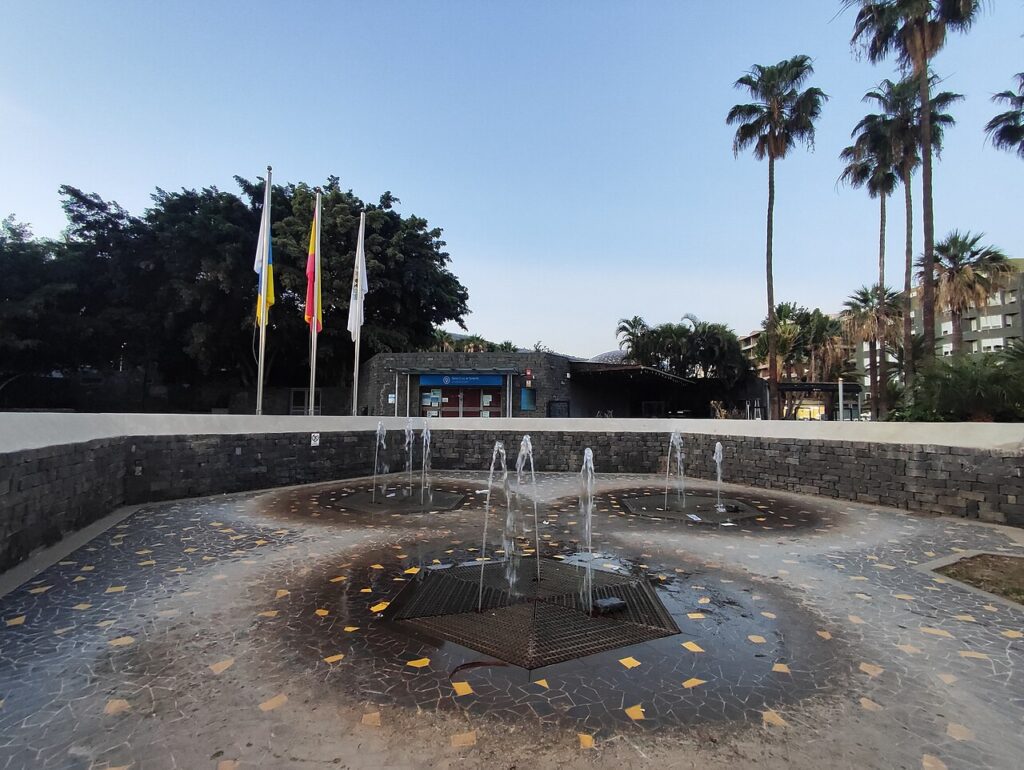 Oficina de Atención Ciudadana del Ayuntamiento de Santa Cruz de Tenerife en el parque La Granja (imagen de archivo)