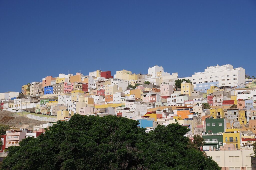 Viviendas en una ladera de Las Palmas de Gran Canaria (imagen de archivo)