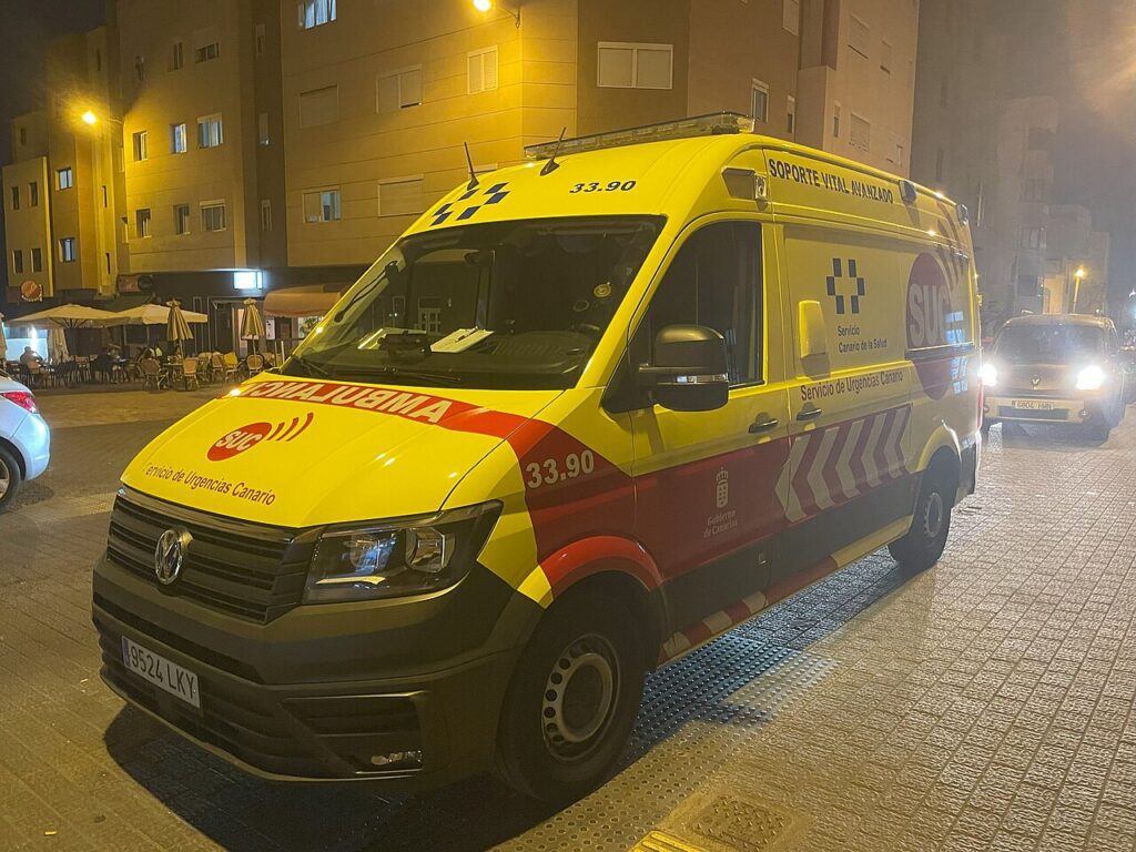 Ambulancia del Servicio de Urgencias Canario (imagen de archivo)
