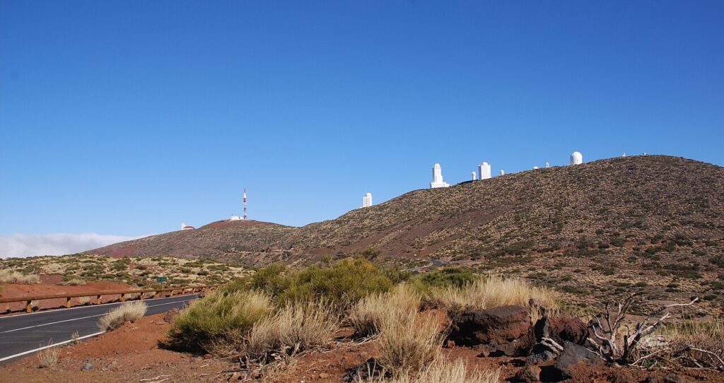 Instalaciones de Izaña, en Tenerife, con el centro meteorológico a la izquierda (imagen de archivo)