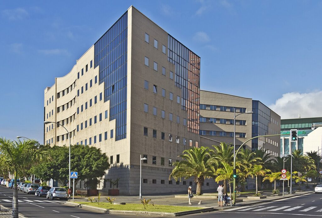 Palacio de Justicia de Santa Cruz de Tenerife, en la avenida Tres de Mayo