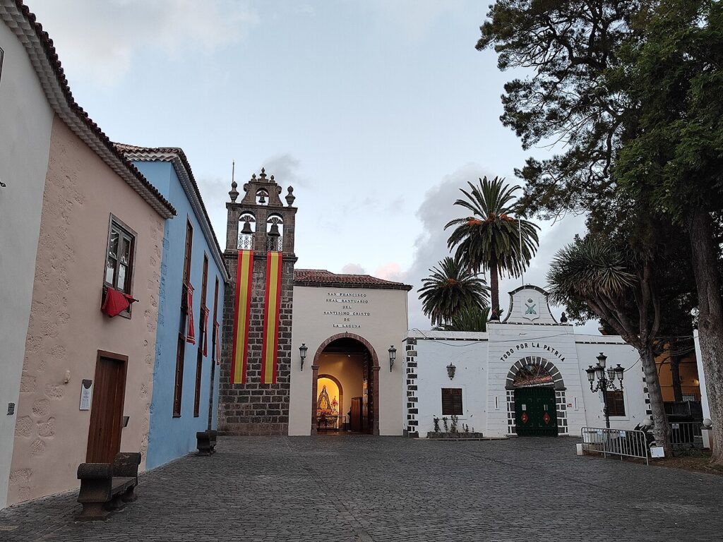 Plaza y Real Santuario del Cristo de La Laguna (Tenerife)