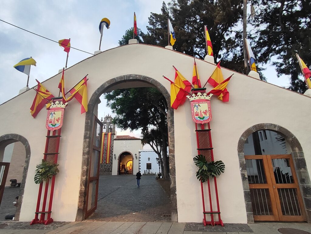 Real Santuario del Santísimo Cristo de La Laguna y su plaza