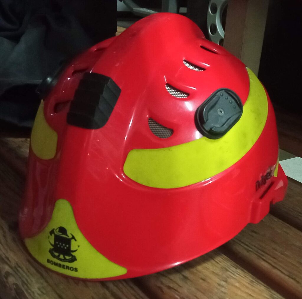 Casco de bombero forestal