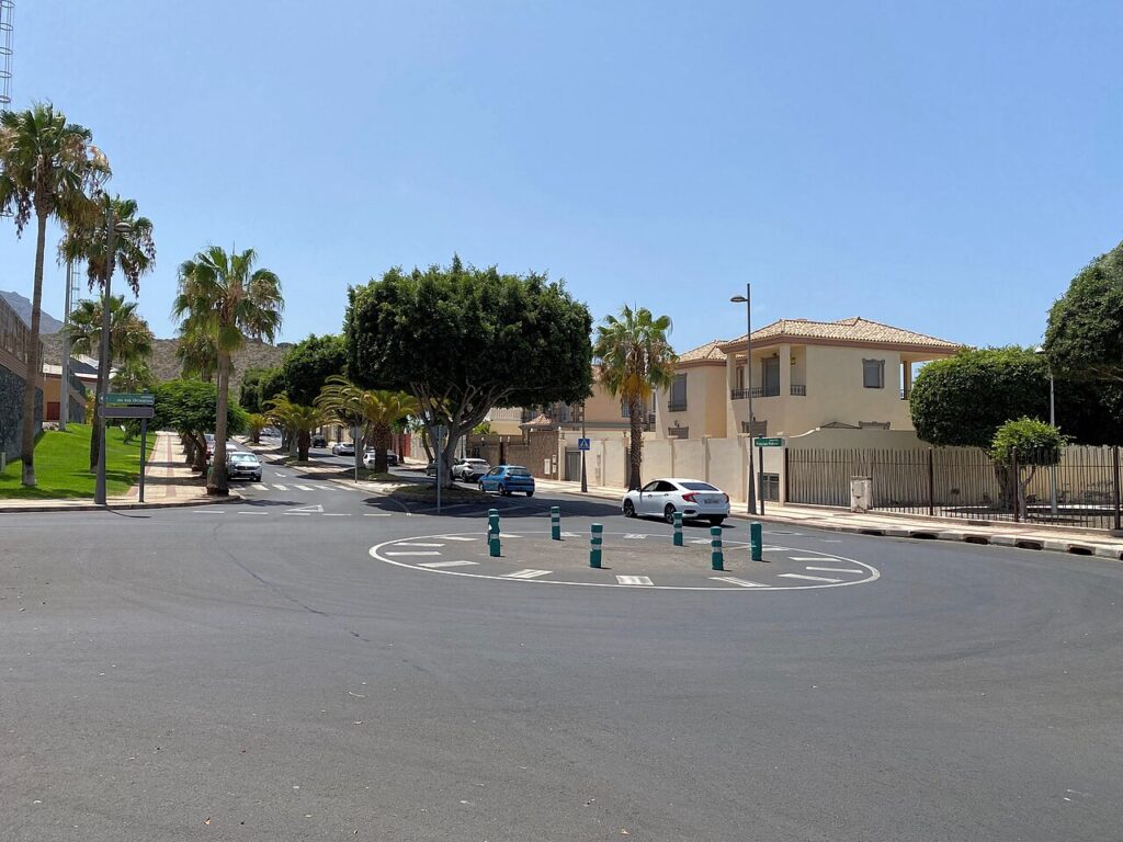 Una avenida de Adeje, en el sur de Tenerife