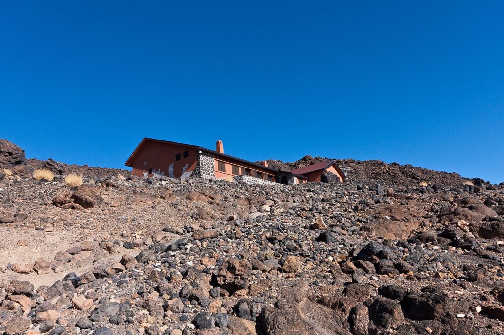 Refugio de Altavista, en las laderas del Teide