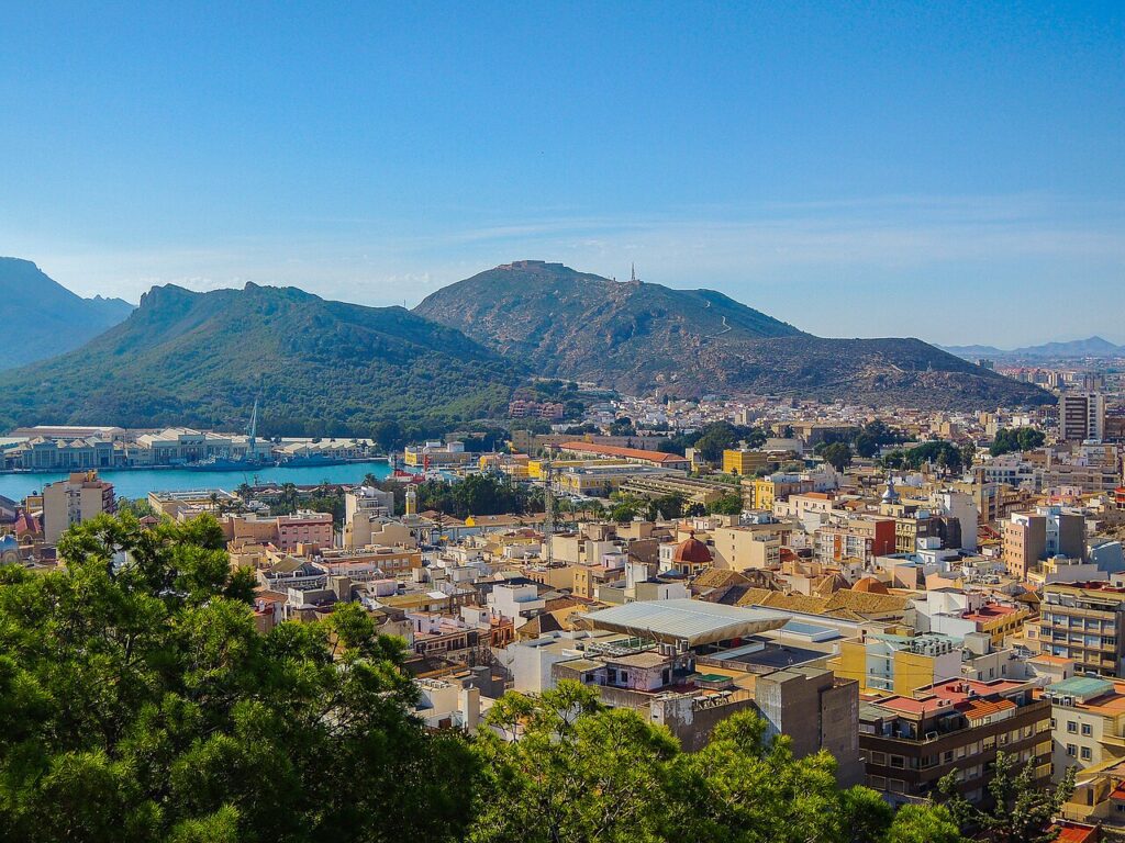 Arsenal y puerto de Cartagena vistos desde el castillo de la Concepción