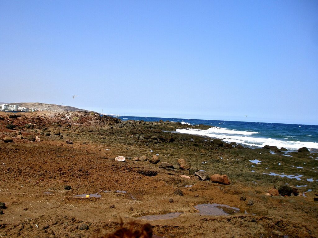 Mar junto a Montaña Roja, en El Médano, Granadilla de Abona