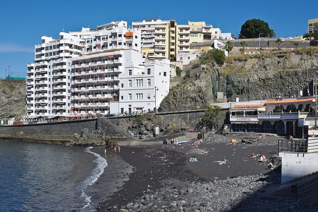 La playa de San Marcos, en Icod de los Vinos, en el norte de Tenerife