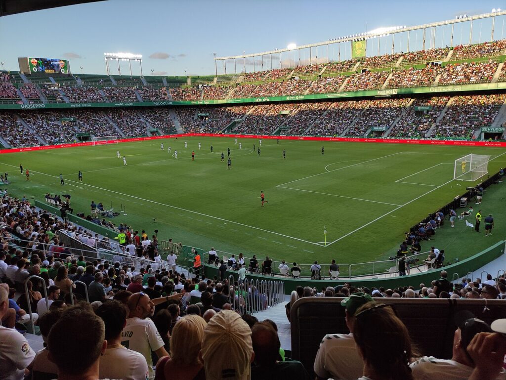Interior del estadio Martínez Valero de Elche durante un partido