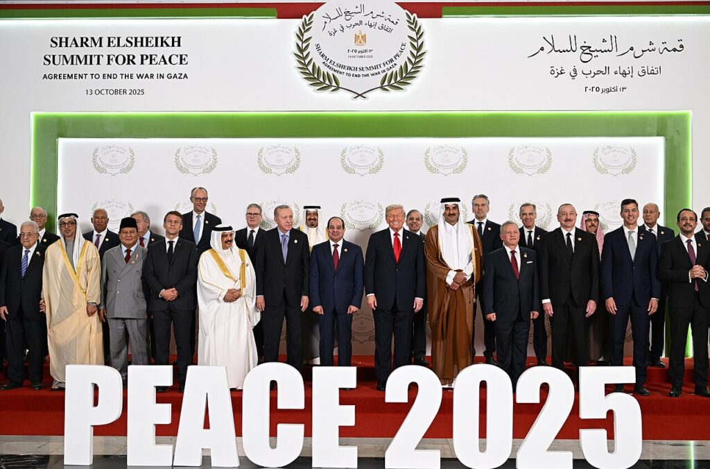 Líderes internacionales en la cumbre por la paz de Sharm el Sheij, el 13 de octubre de 2025
