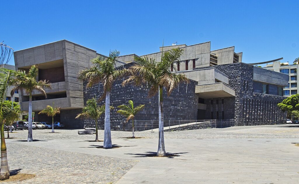 Edificio de la Presidencia del Gobierno de Canarias en Santa Cruz de Tenerife