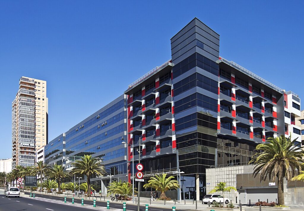Edificios del Gobierno de Canarias en la avenida Tres de Mayo de Santa Cruz de Tenerife