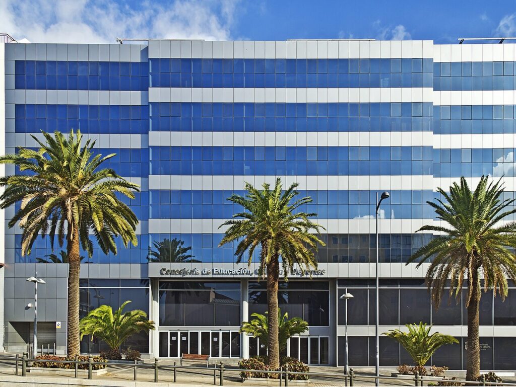 Edificio de la Consejería de Educación del Gobierno de Canarias en Santa Cruz de Tenerife