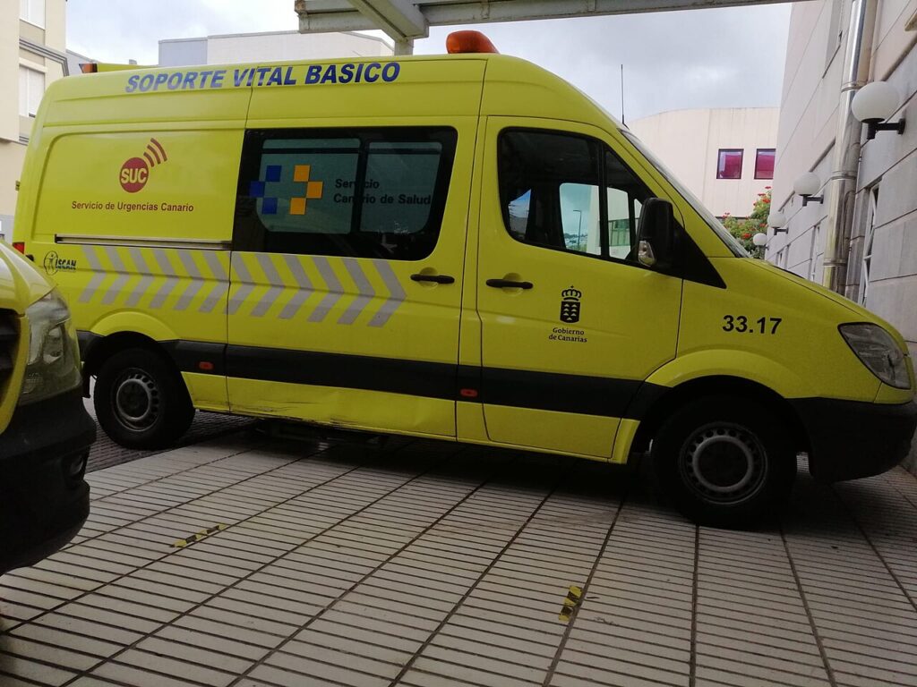Ambulancia del Servicio de Urgencias Canario