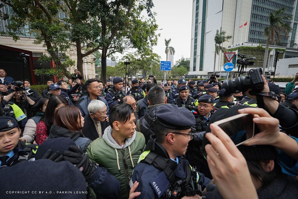 Público en la sesión de la sentencia del caso de Jimmy Lai en Hong Kong, el 9 de febrero de 2026