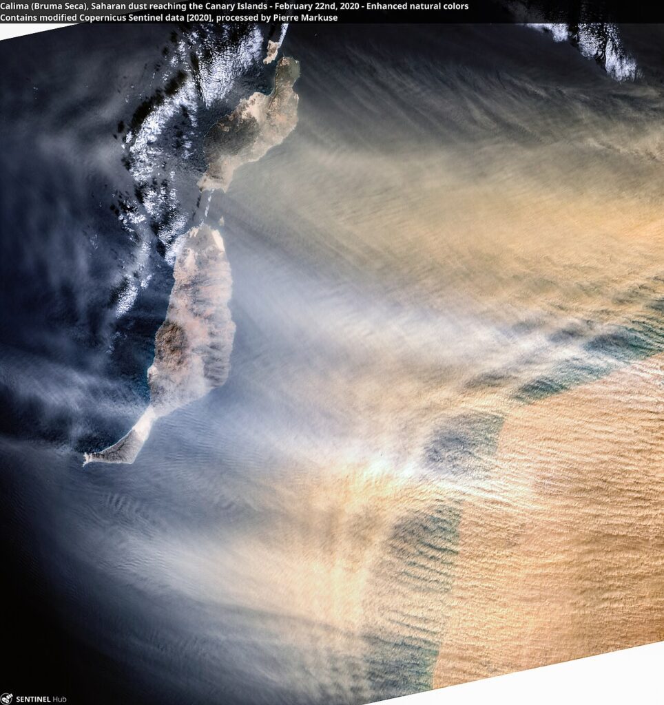 Imagen de satélite de una nube de polvo del Sáhara sobre Canarias en febrero de 2020