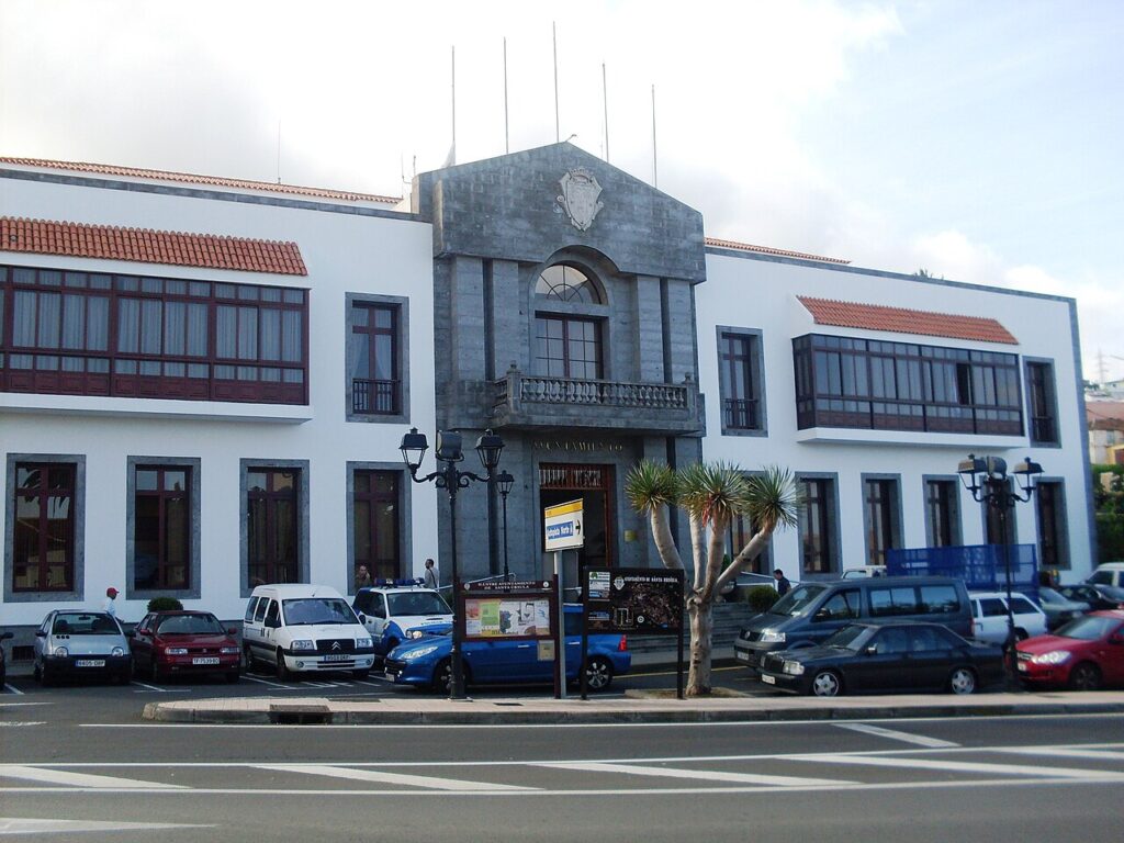 Fachada del Ayuntamiento de Santa Úrsula, en Tenerife