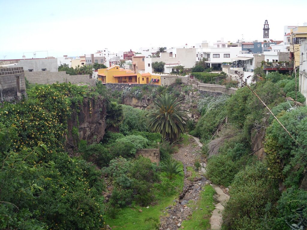 Casas junto al barranco que atraviesa Buenavista del Norte, en una imagen de archivo