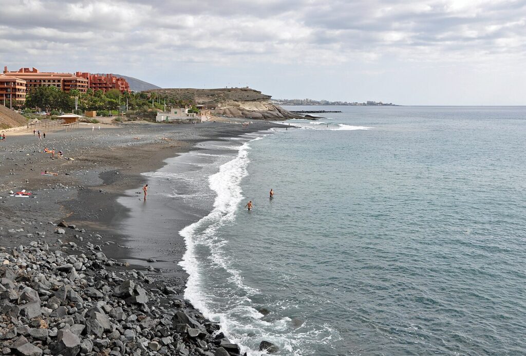 Playa de La Enramada, en la costa de Adeje