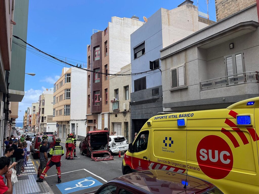 Una ambulancia del Servicio de Urgencias Canario, en una imagen de archivo