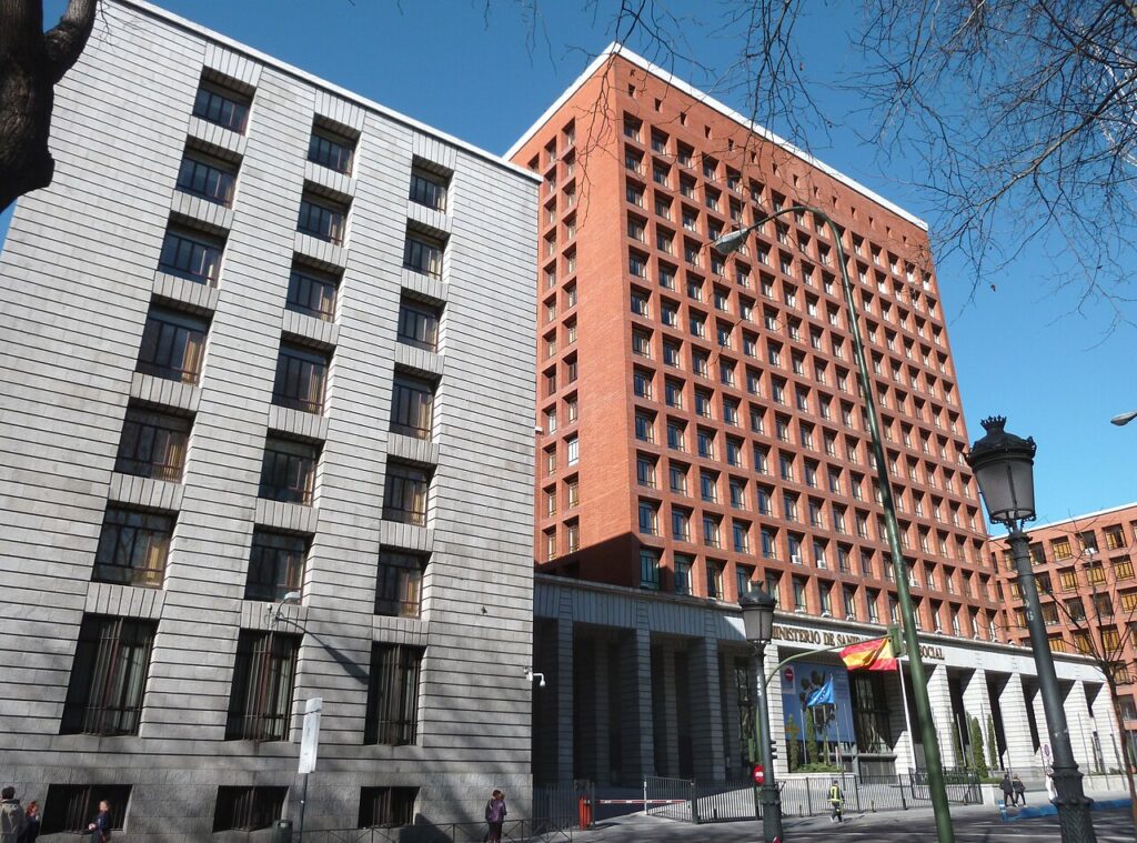 Fachada del Ministerio de Sanidad en el paseo del Prado de Madrid, en una imagen de archivo