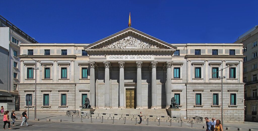 Fachada del Palacio de las Cortes, sede del Congreso de los Diputados