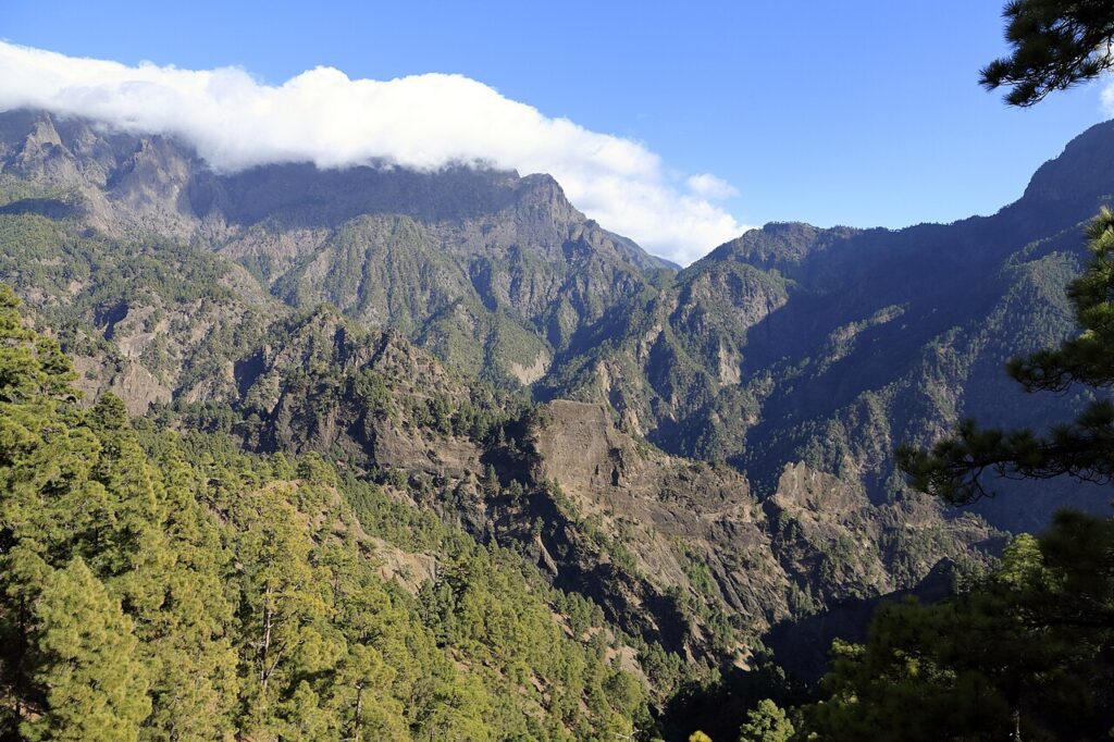 Vista de la Caldera de Taburiente hacia La Cumbrecita, en La Palma