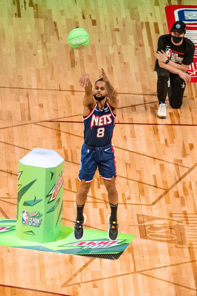 El base australiano Patty Mills, en un partido de la NBA en 2022