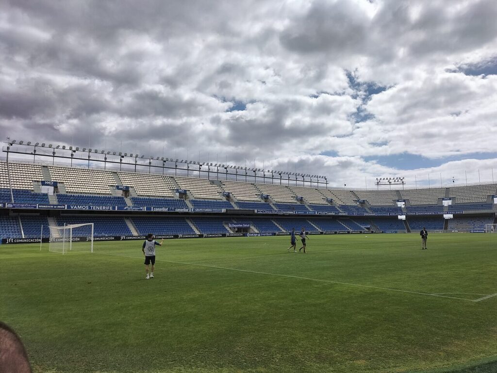 El CD Tenerife entrenando en el estadio Heliodoro Rodríguez López
