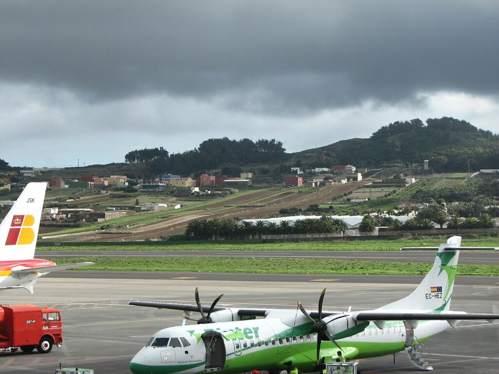 El aeropuerto de Tenerife Norte, en La Laguna, que tendrá un acceso directo desde la TF-5