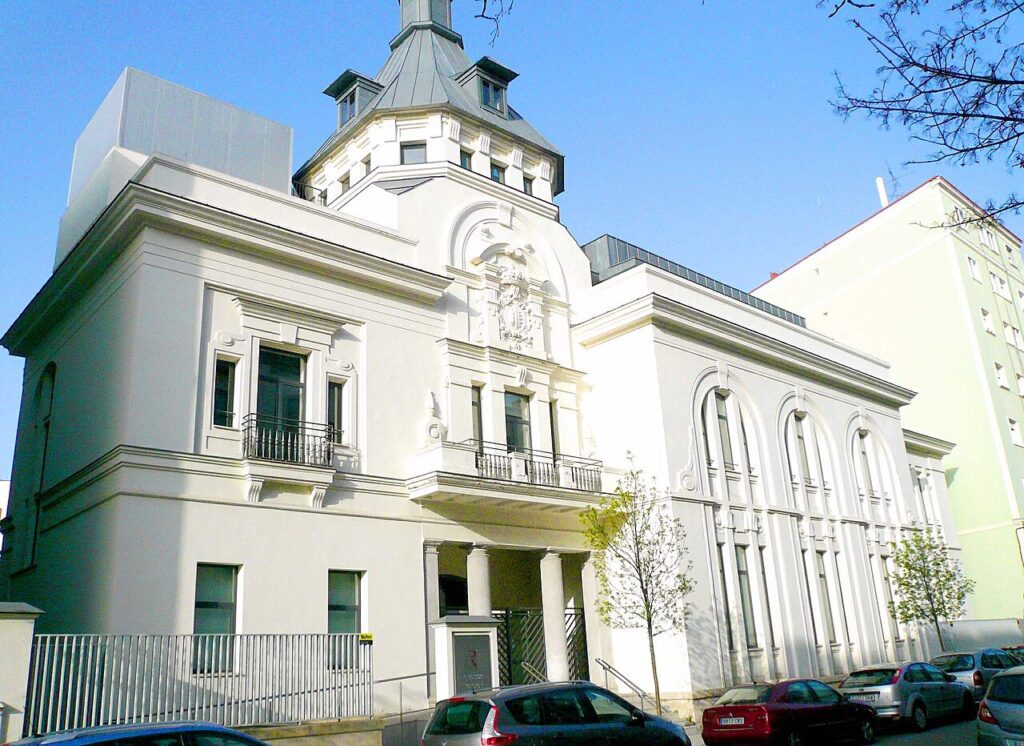 Edificio de los Registros de la Propiedad y Mercantil de Valladolid