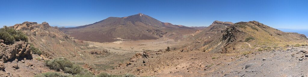 Vista de la mitad occidental del circo de Las Cañadas del Teide
