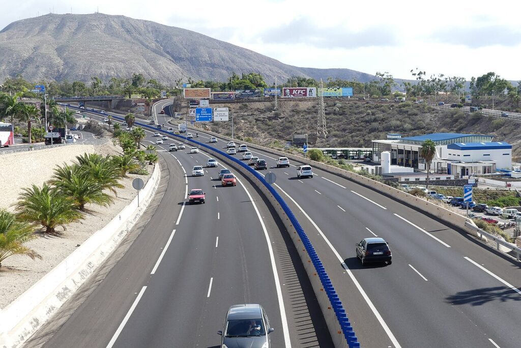 Autopista TF-1 en el sur de Tenerife
