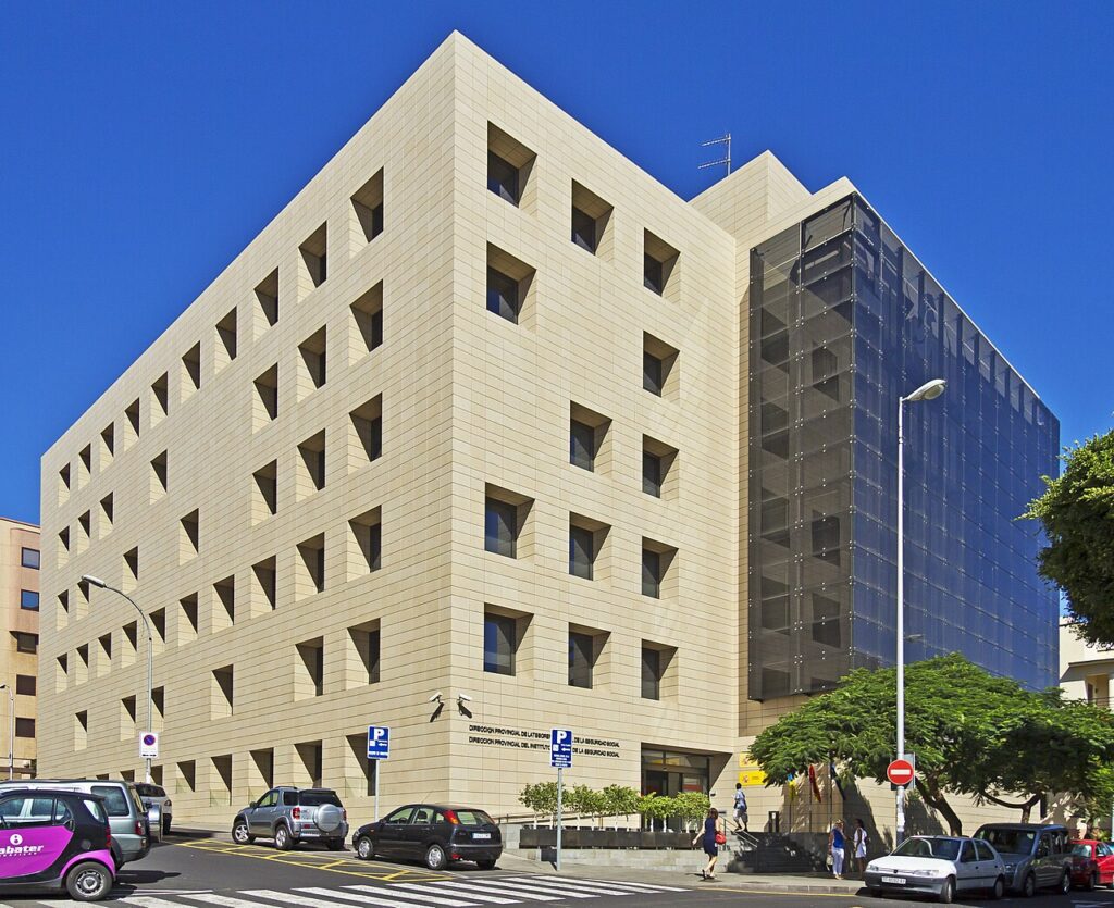 Edificio de oficinas del Gobierno de Canarias en Santa Cruz de Tenerife