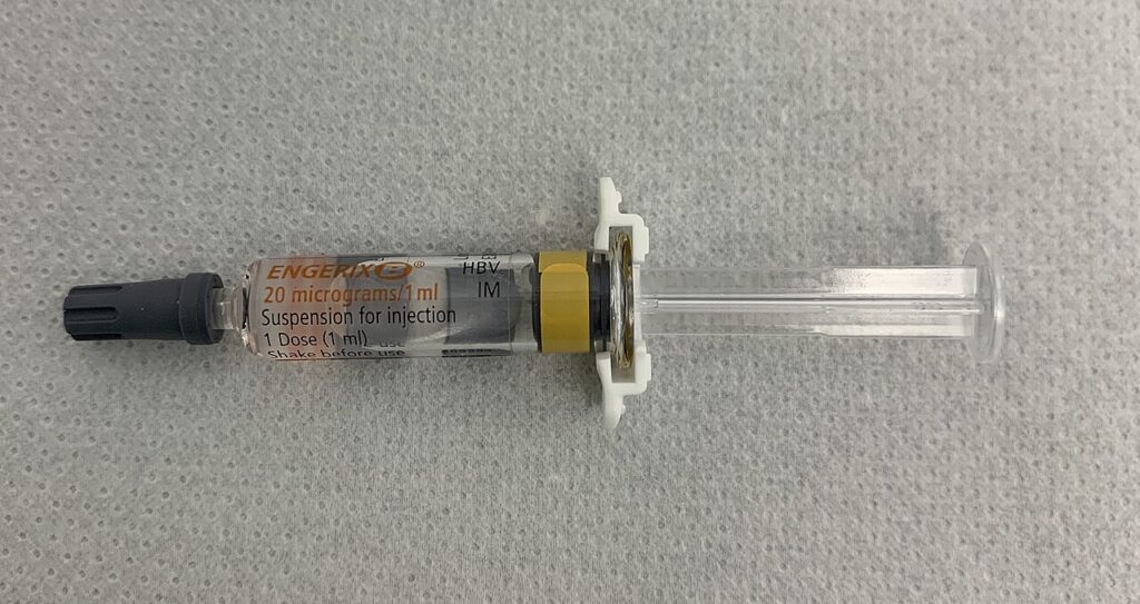 Vacuna contra la hepatitis B en jeringa precargada