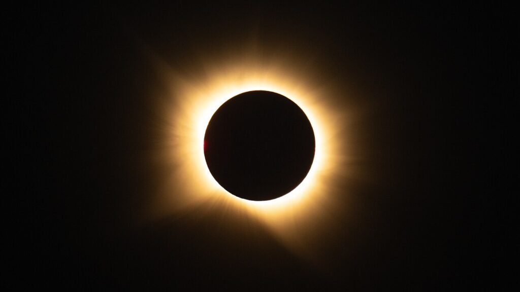 Eclipse total de Sol visto desde San Millán de los Caballeros (León) el 12 de agosto de 2026