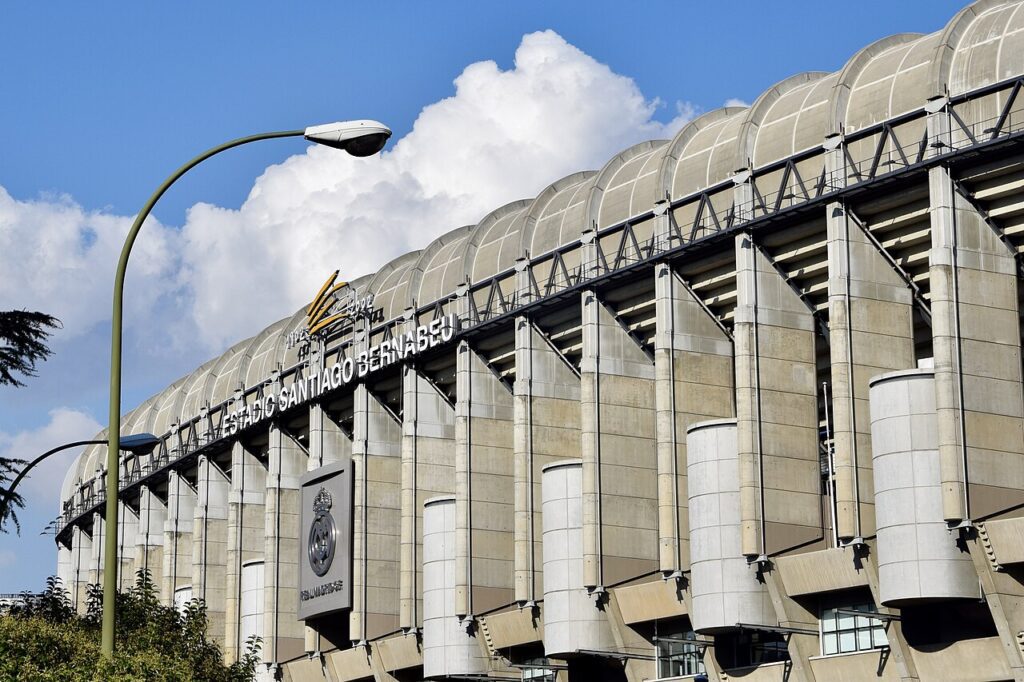 Exterior del estadio Santiago Bernabéu, en Madrid
