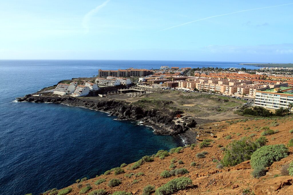 Vista de Costa del Silencio desde Montaña Amarilla, en Arona