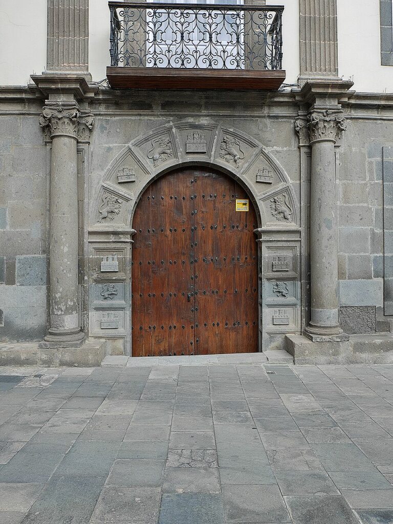 Portada de la Casa Regental, antigua residencia de los presidentes de la Real Audiencia, en Las Palmas de Gran Canaria