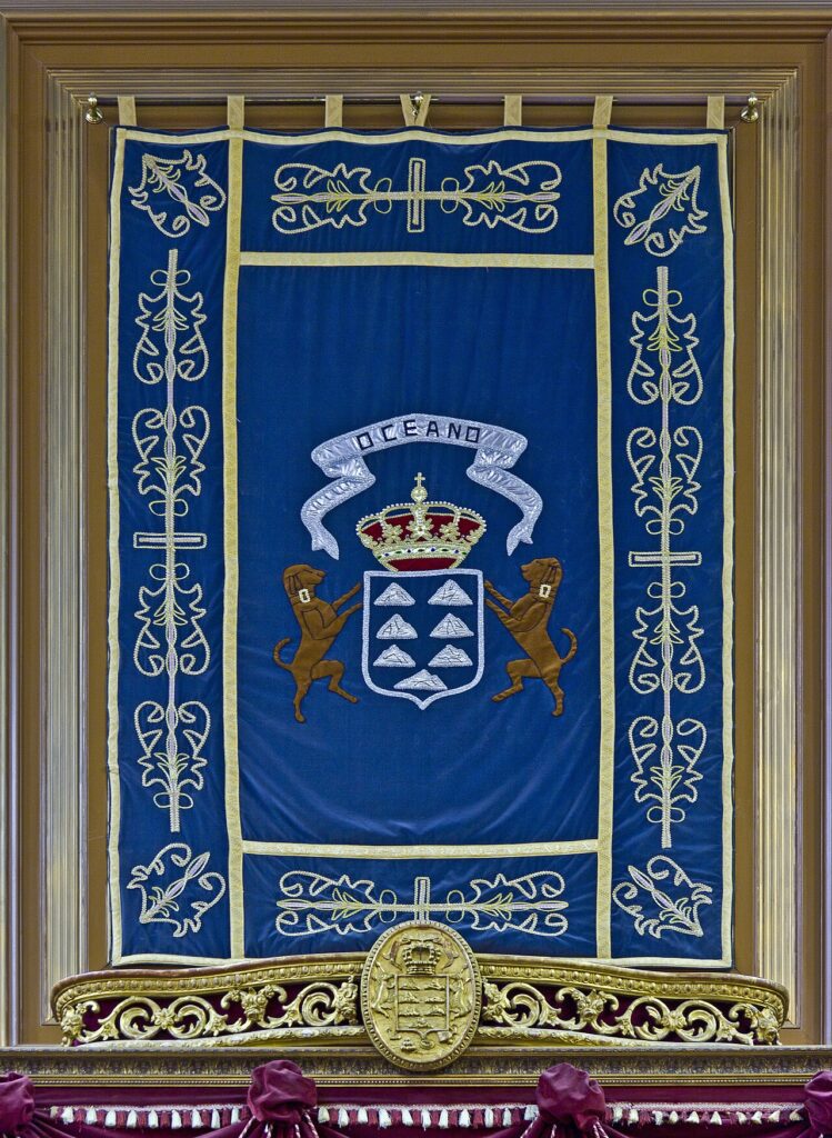 Salón de plenos del Parlamento de Canarias, en Santa Cruz de Tenerife
