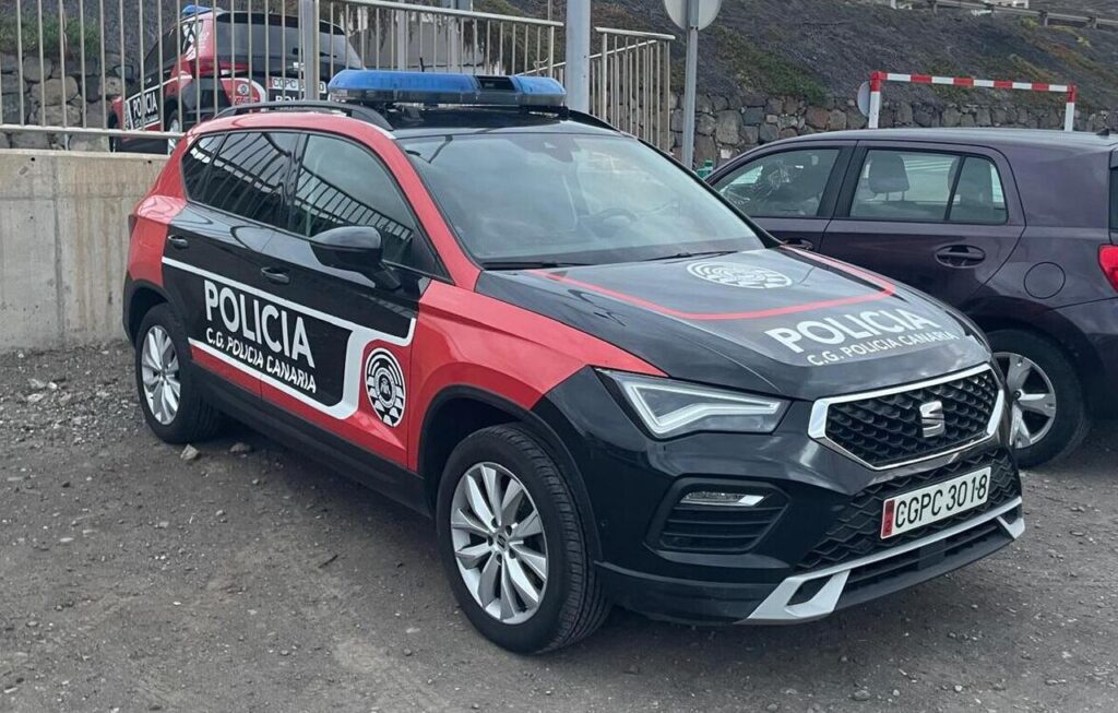 Vehículo del Cuerpo General de la Policía Canaria