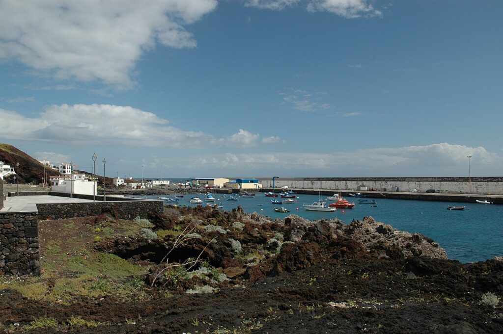 Cayuco en El Hierro: tres muertos entre más de 130 ocupantes